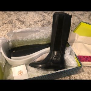 Tory Burch Wyatt Riding Books 6.5 Brand New